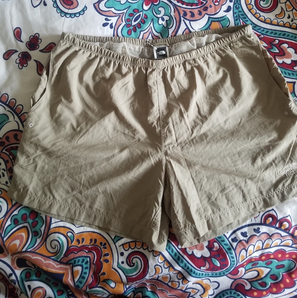 Size large northface shorts
